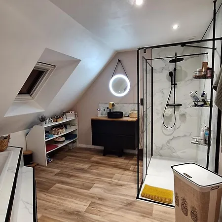 Pres Du Circuit Des 24h Проживание в семье