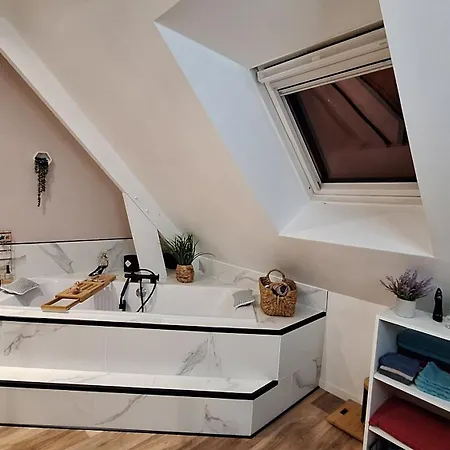 Проживание в семье Pres Du Circuit Des 24h *